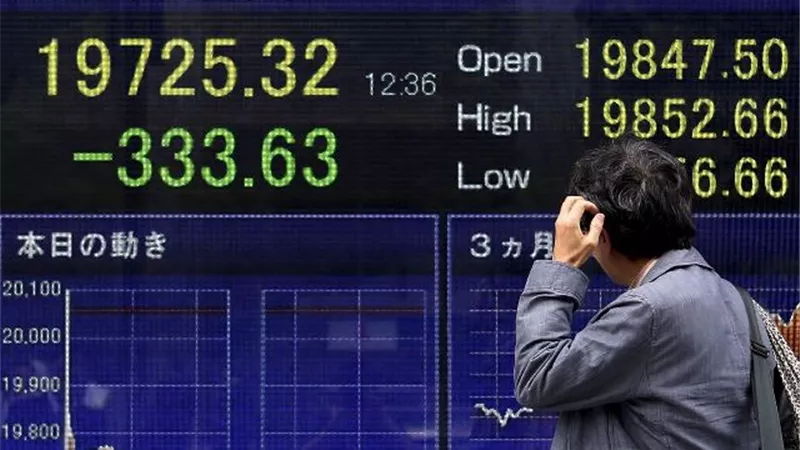 تراجع أسهم اليابان بأكثر من 2 % متأثرة بهبوط مؤشرات التكنولوجيا