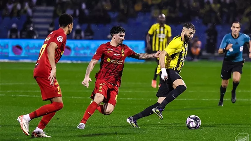 القادسية يتعادل بهدف قاتل أمام اتحاد جدة بالدورى السعودى