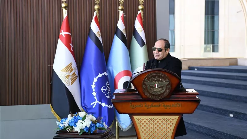 الرئيس السيسي يشيد بوعي المصريين وتفهمهم للمخاطر التي تمر بها المنطقة