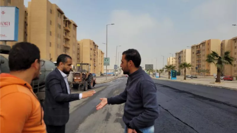 رفع كفاءة الطرق في 6 أكتوبر الجديدة.. بدء أعمال الصيانة