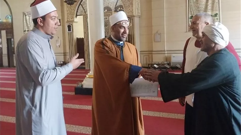 وكيل وزارة الاوقاف فى جولات مرورية وقت الفجر