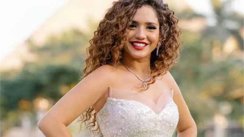 رنا رئيس تكشف سر تأثرها بمي عز الدين