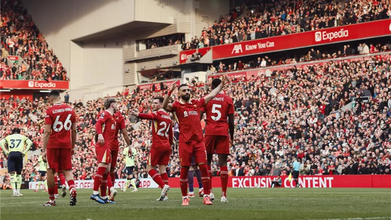 روبرتسون : وضعنا إصبعا واحدا على كأس الدوري الإنجليزي