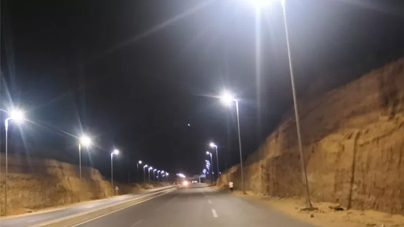 إنارة المدخل الغربى بمحور وكوبرى بديل خزان أسوان الحر