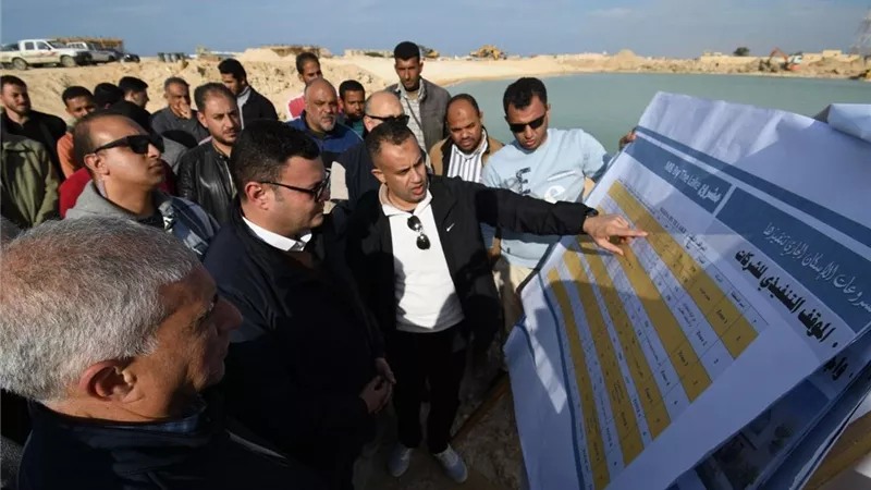 وزير الإسكان يتفقد مشروعات الإسكان بـ 