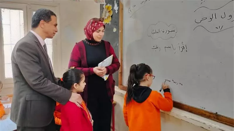 وكيل تعليم كفر الشيخ يتفقد المدارس ويتابع اختبارات شهر مارس