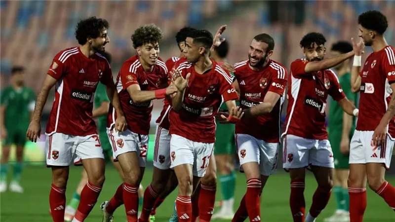 9 لاعبين خارج قائمة الأهلي لمواجهة الزمالك