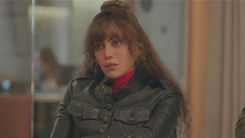 أثينا الحلقة 9 .. ريهام حجاج تفكر في العودة للعمل الصحفي