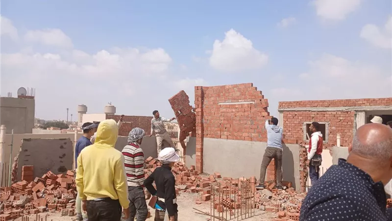 حملات مكثفة بالشروق لضبط مخالفات البناء وإزالتها فورًا