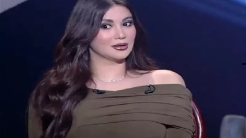 هدى الإتربي تعلق على تقليد زينة لها فى 