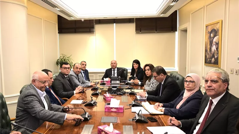 إعداد تقارير بشأن مواجهة التهرب الضريبي وإغراق الأسواق ببعض الواردات