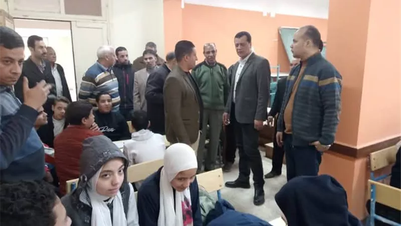 مدير تعليم سوهاج يتابع انتظام الدراسة بمدارس إدارة طما التعليمية