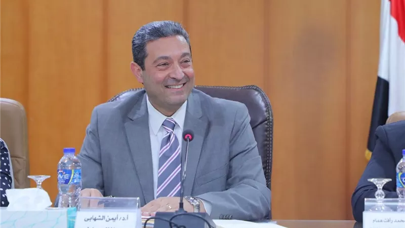 محافظ دمياط يهنئ الرئيس السيسي بذكرى انتصارات العاشر من رمضان
