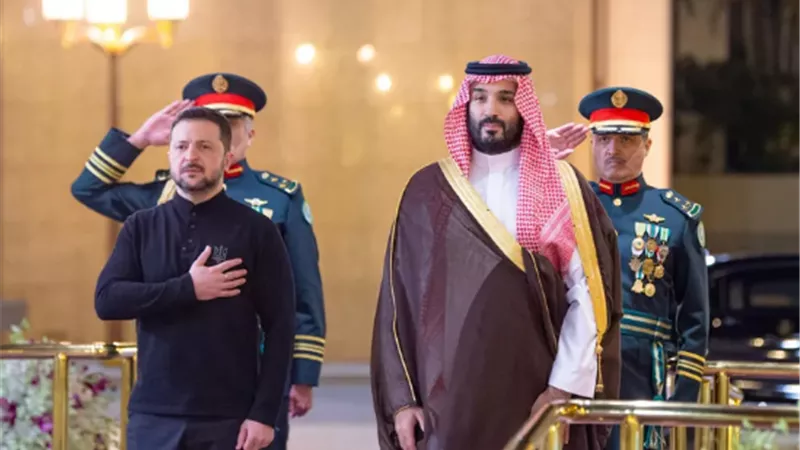 ولي العهد السعودي يجري مباحثات رسمية مع الرئيس الأوكراني