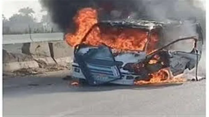 ماس كهربائى يتسبب فى حريق ميكروباص بسوهاج