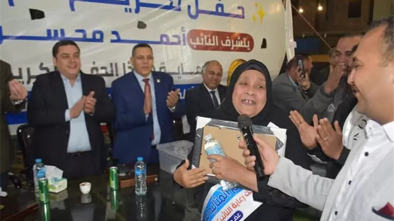 ٦رحلات عمرة و للأماكن المقدسة وتكريم ٢٠٠ أم مثاليه لحزب مستقبل