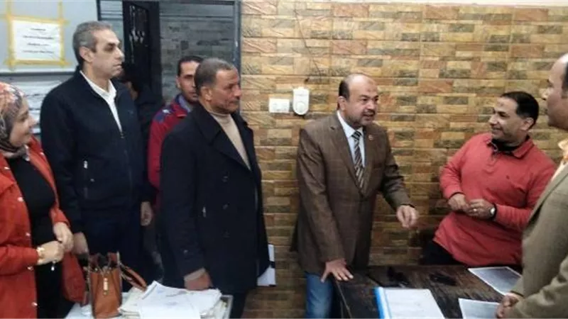 محافظ دمياط يتابع معدلات الإنجاز بمراكز إصدار التراخيص بالوحدات
