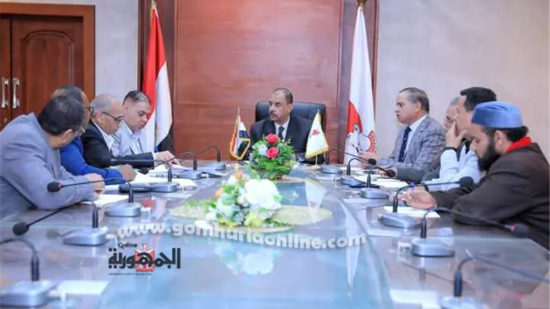 محافظ سوهاج يبحث التوسع في إنشاء مصانع الأعلاف غير التقليدية