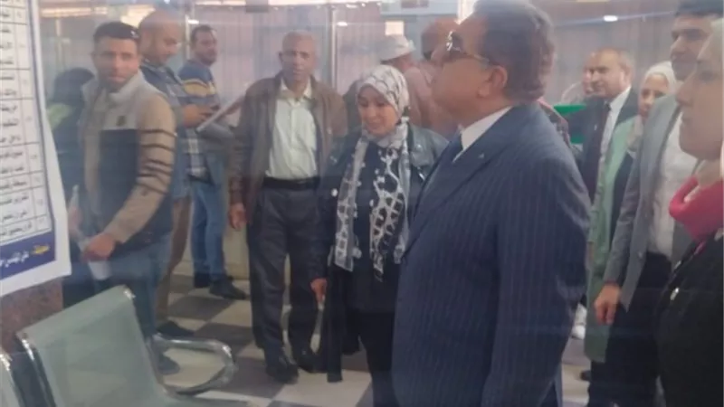 محافظ الدقهلية في جولة مفاجئة لبلقاس يحيل 12 موظف للتحقيق