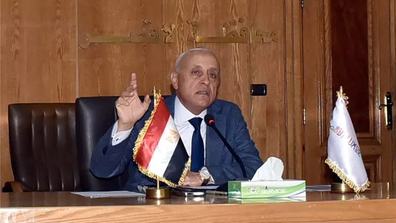 محافظ الأقصر يبحث سير أعمال المتغيرات المكانية والتقنين والتصالح