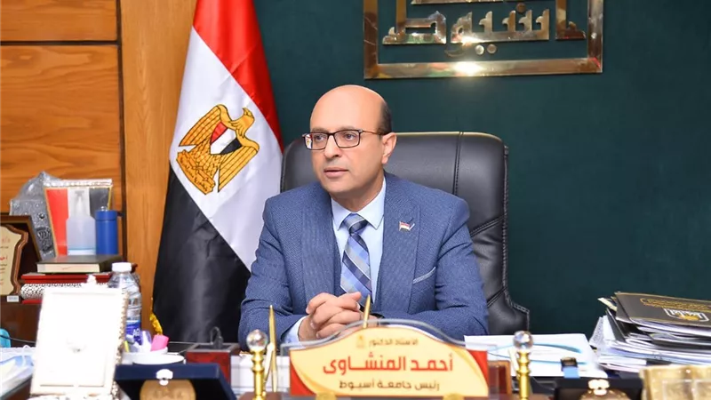 جامعة أسيوط تجري حزمة من أعمال التطوير لقاعات الاستذكار الهادئ