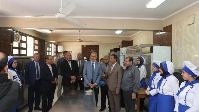 كدواني يتفقد المدرسة الفنية المتقدمة للشؤون الفندقية