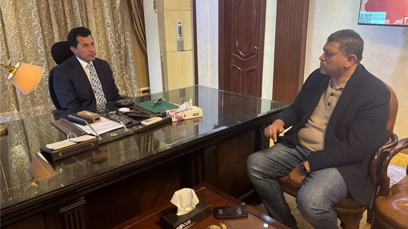 صبحى يبحث مع رئيس الاتحاد المصري لكرة اليد إعداد المنتخبات