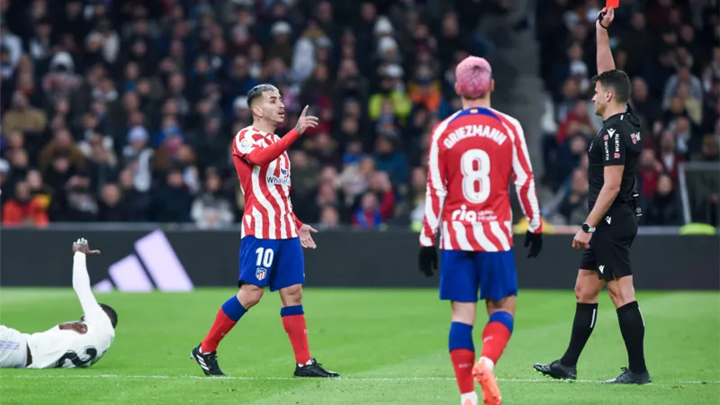 الإيقاف 5 مباريات.. عقوبة قاسية ضد مهاجم أتلتيكو مدريد