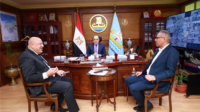 محافظ كفرالشيخ يناقش مشاكل الدوائر مع أعضاء مجلسي النواب والشيوخ