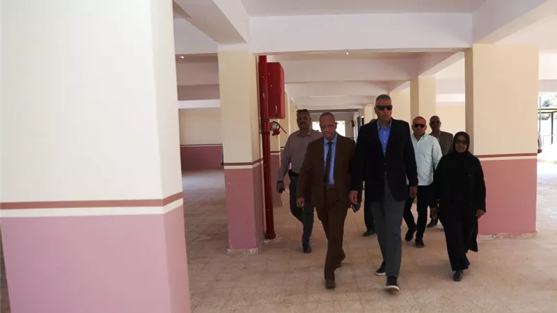 محافظ أسوان يتفقد مدرسة التربية الفكرية بقرية الكاجوج بكوم أمبو