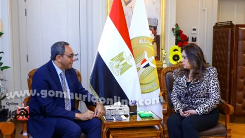 وزيرة التنمية المحلية تتابع موقف مشروعات الخطة الإستثمارية في قنا