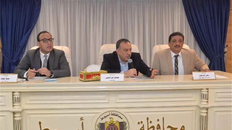 أسيوط تستغل الأراضي المستردة في إقامة مشروعات خدمية