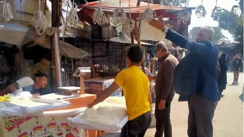 محافظ أسيوط يوجه بتكثيف حملات الإشغالات والتعديات الباعة الجائلين