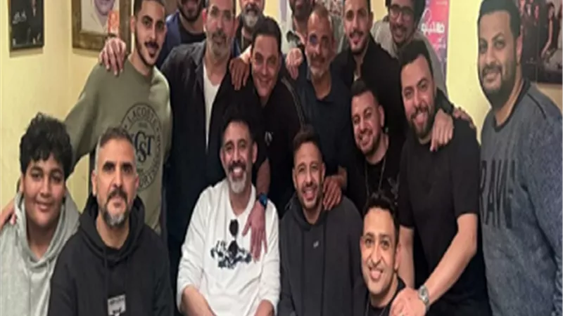 الظهور الأول لـ عمرو مصطفى بعد إجرائه عملية جراحية