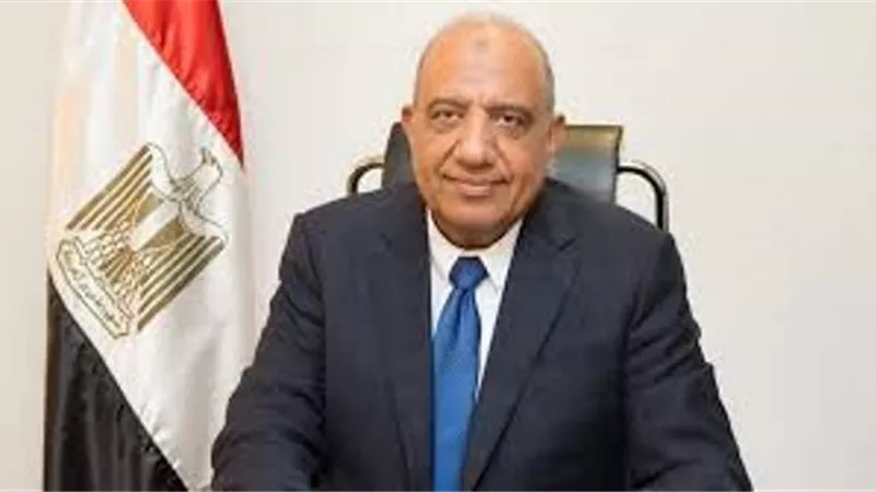 وزير الكهرباء يتابع منظومة خدمات المواطنين