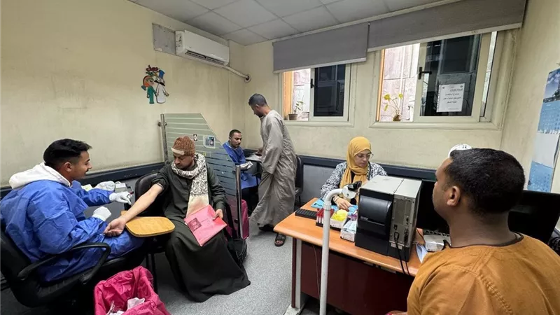 «الصحة» تعلن انتظام العمل في المعامل المركزية