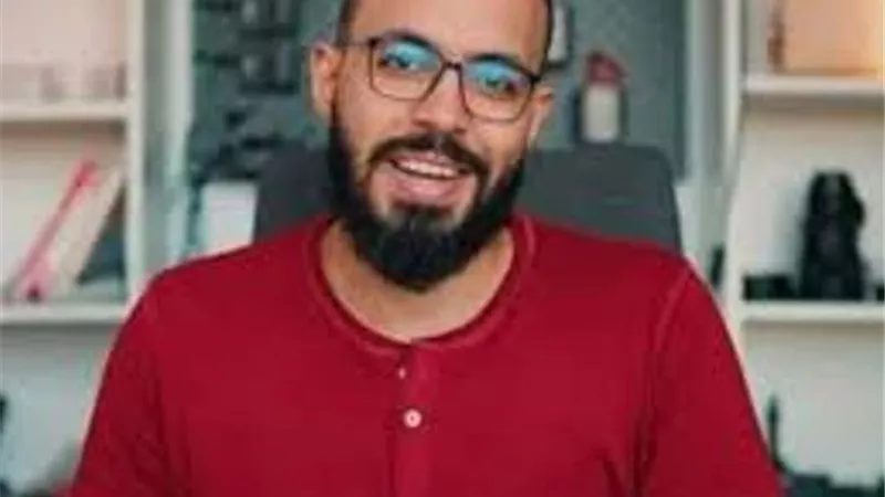 اليوم.. الحكم على اليوتيوبر أحمد أبو زيد لاتجارة فى العملة
