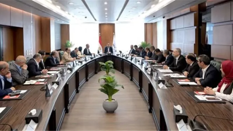 رئيس الوزراء يترأس الاجتماع العاشر لمجلس إدارة وكالة الفضاء المصرية