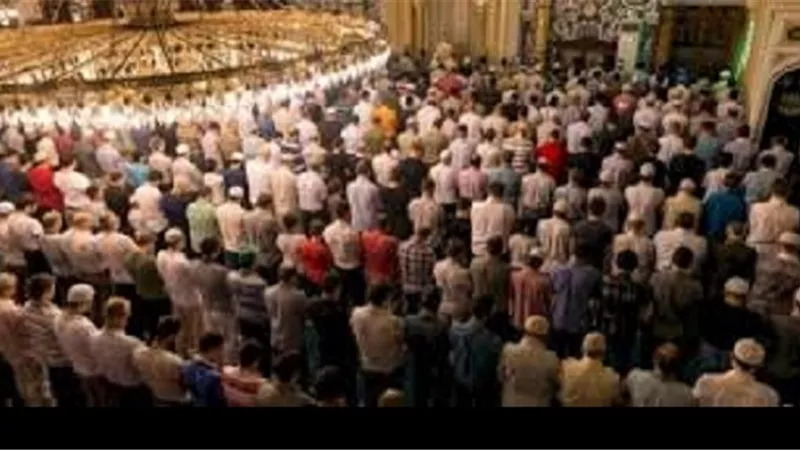 حكم صلاة التراويح للمُسافر في وسائل المواصلات