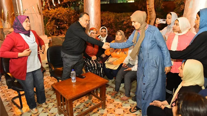 محافظ أسيوط يتفقد دار الصفا لرعاية الفتيات للاطمئنان عليهم