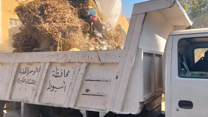 استمرار تنظيم حملات نظافة ورفع المخلفات من شوارع قرى مركز القوصية