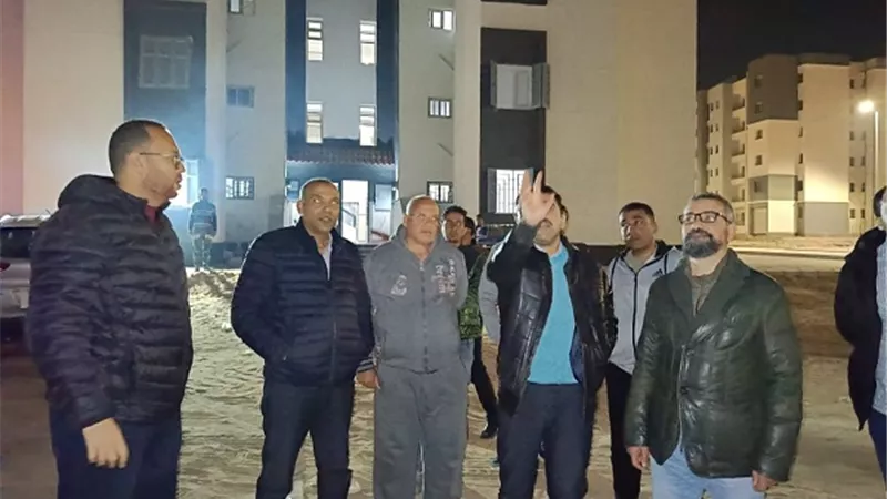 رئيس جهاز العبور الجديدة يتفقد ليلا وحدات سكن لكل المصريين
