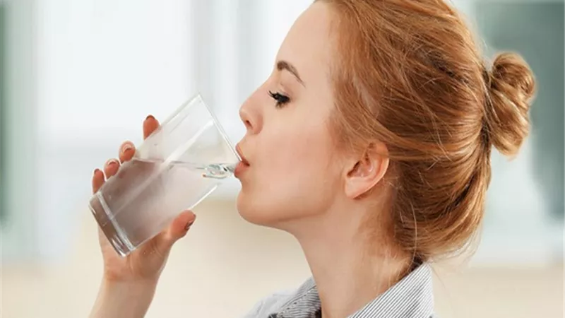 أبرزها شرب الماء.. نصائح للحفاظ على صحة الجهاز الهضمي