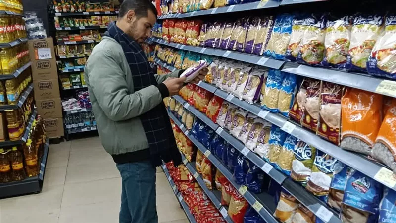 16محضراً ومواد غذائية منتهية الصلاحية في حملة بالواسطى
