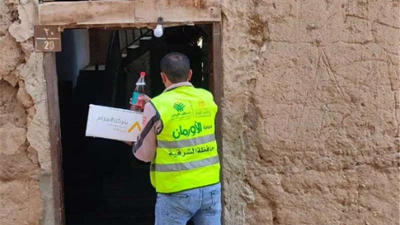 كراتين المواد الغذائية تصل قرى مركز ابوحماد