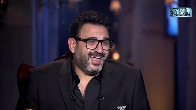 أكرم حسني : 