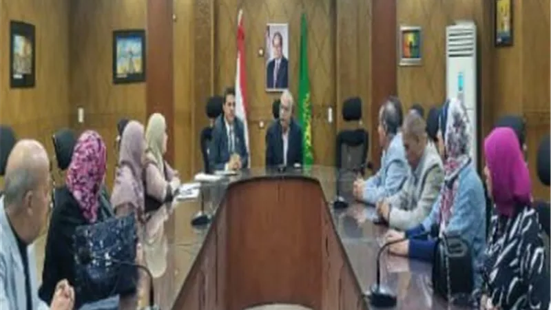 مدير التعليم بالقليوبية يناقش خطة العمل فى المرحلة المقبلة