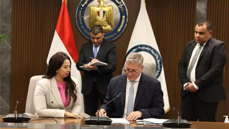 النائبة نشوي الشريف: بدء دراسة ملف التسويات بقطاع البترول