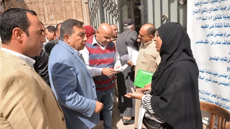 محافظ الدقهلية يبدي استياءه من مستوى النظافة والخدمات بالسنبلاوين