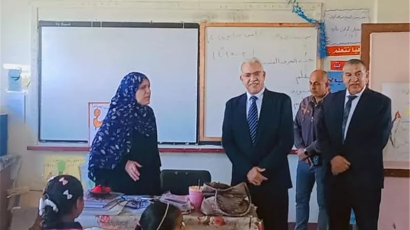 مدير تعليم الإسماعيلية يتابع انتظام الدراسة بمدارس جنوب..صور